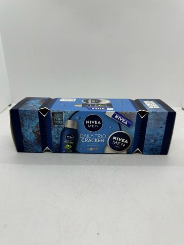 NIVEA ajandékcsomag MEN Daily Trio Cracker (Krem 30ml+Labello+shower 50ml)